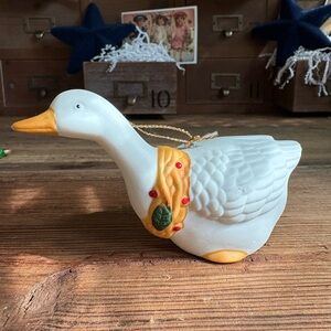 Bundle of 8 vintage holiday Christmas ornaments